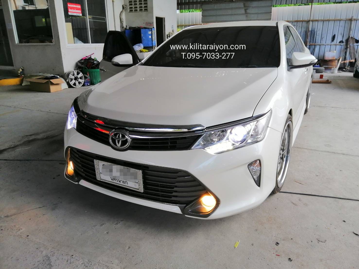 แปลงหน้า Camry Extrmo 2014 เป็น 2017