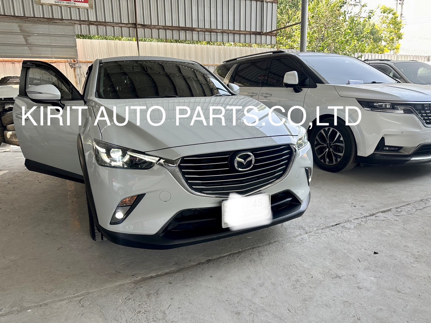 Upgrade Mazda CX-3 headlights to the TOP model.