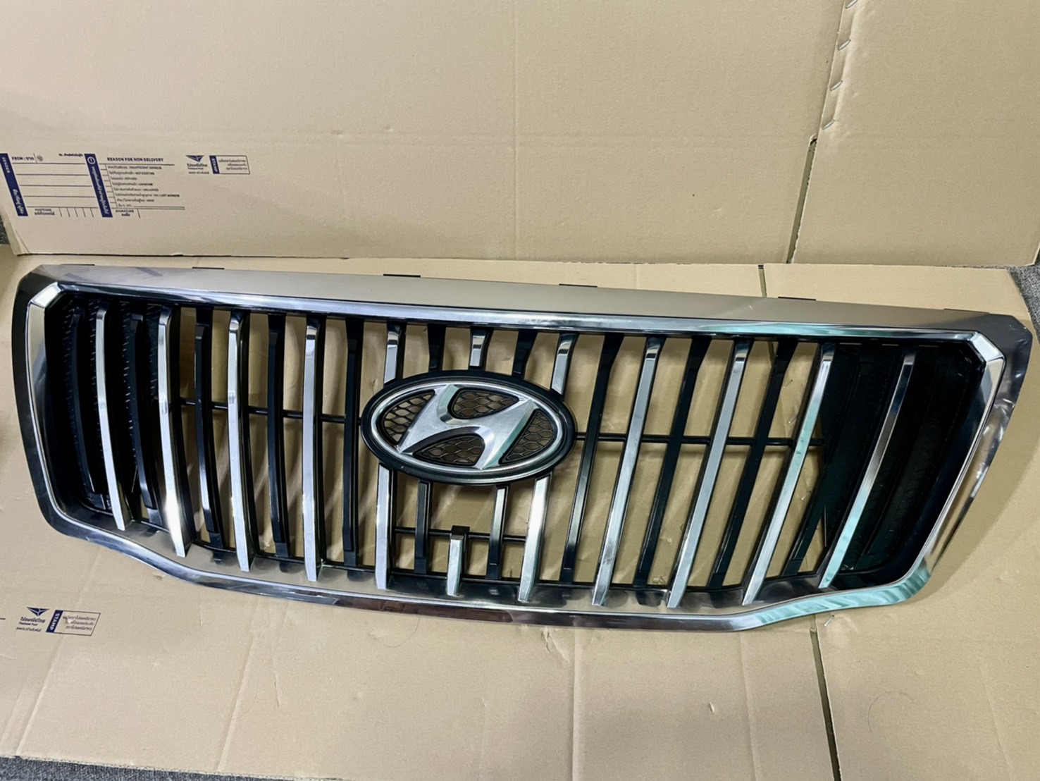 กระจังหน้า HYUNDAI H1 2016 2017 ของแท้ รูปที่ 2