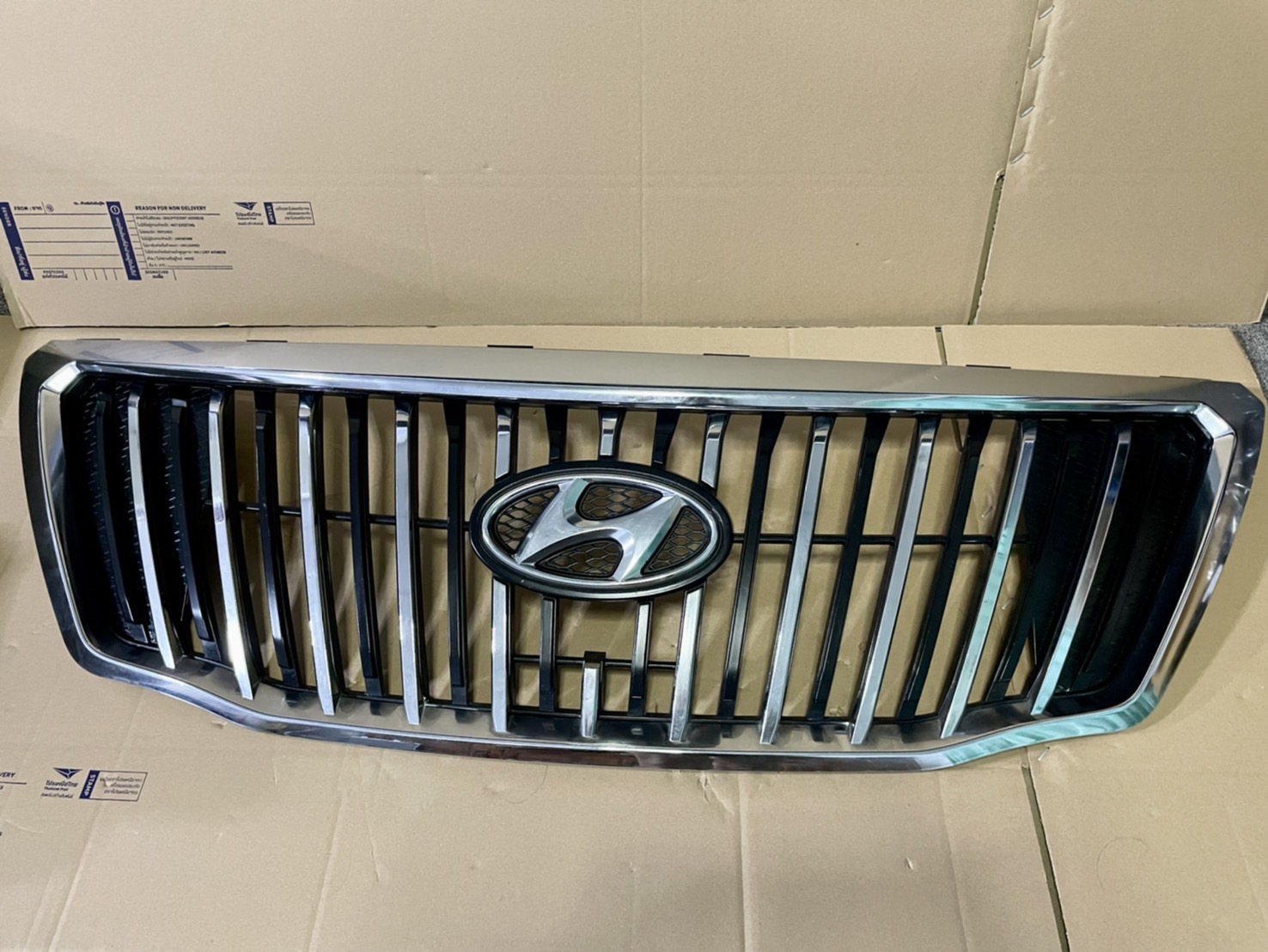 กระจังหน้า HYUNDAI H1 2016 2017 ของแท้ รูปที่ 3