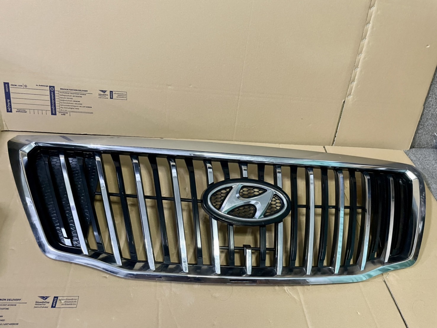 กระจังหน้า HYUNDAI H1 2016 2017 ของแท้ รูปที่ 4