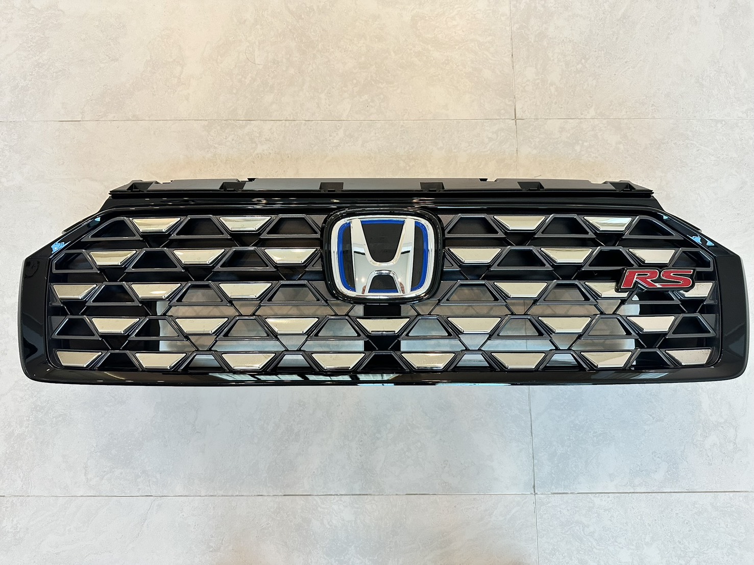 กระจังหน้า HONDA HR-V RS (2024-2026) แท้ถอด สภาพสวย รูปที่ 2