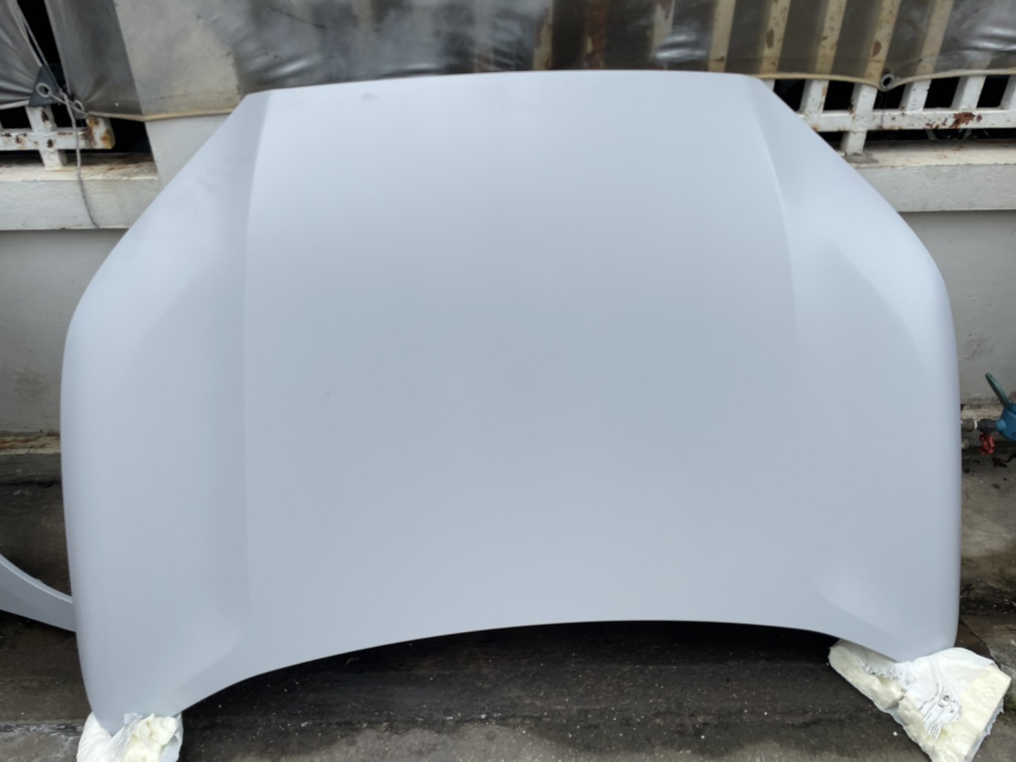 ฝากระโปรงหน้า TOYOTA YARIS CROSS แท้ มือสอง (ต้องนำไปทำสี) รูปที่ 2