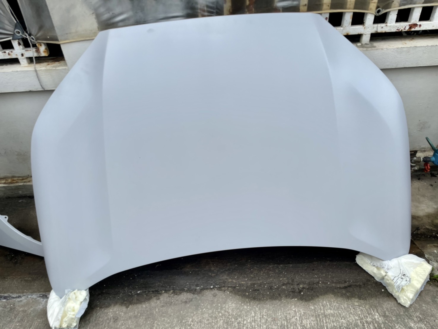 ฝากระโปรงหน้า TOYOTA YARIS CROSS แท้ มือสอง (ต้องนำไปทำสี) รูปที่ 5